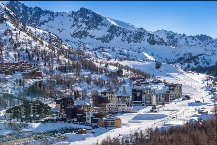 Joli T2, Centre, Parking Prive, Wifi, Local A Ski Isola 2000 Buitenkant foto