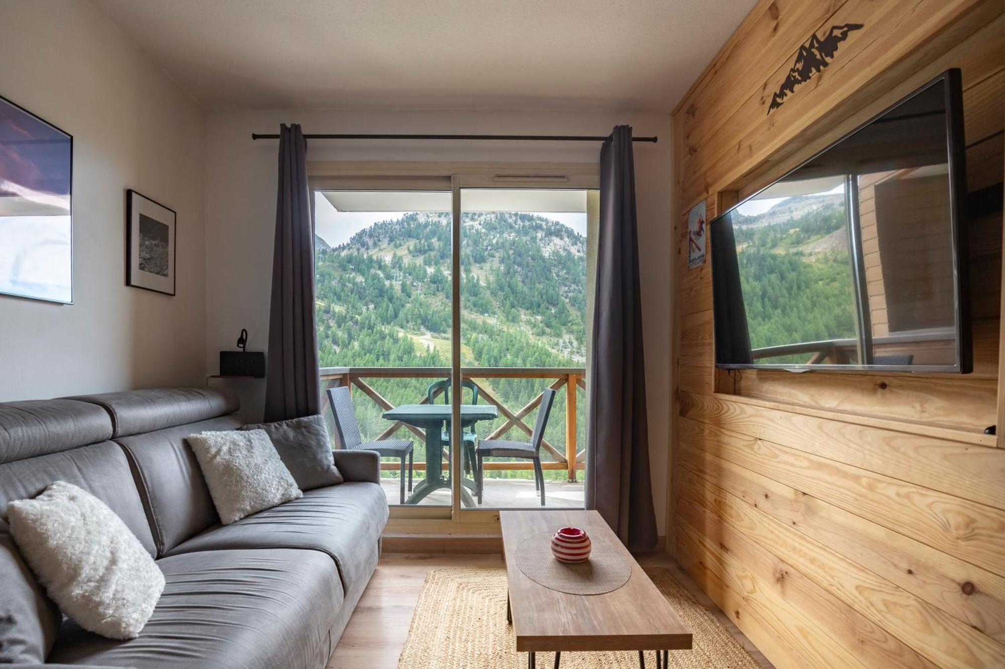 Joli T2, Centre, Parking Prive, Wifi, Local A Ski Isola 2000 Buitenkant foto